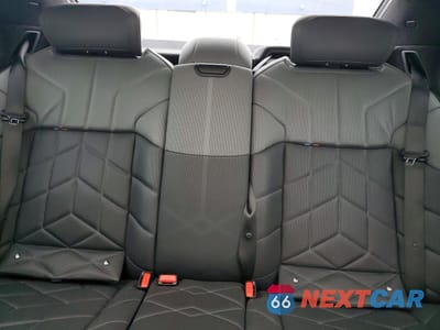 Zdjęcie 10 z 13 samochodu: 2023 BMW I7 XDRIVE60 VIN:WBY53EJ01PCN60173 - miniatura