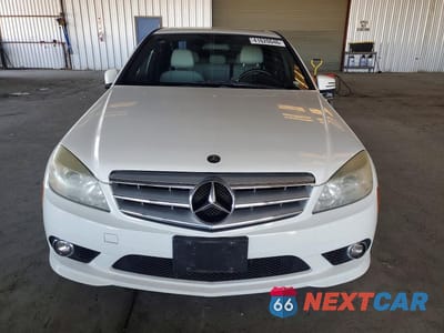 Piąte zdjęcie samochodu w środku: 2010 MERCEDES-BENZ C 300 VIN:WDDGF5EB7AR105027 - miniatura
