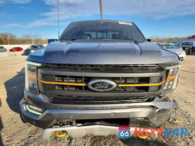 Piąte zdjęcie samochodu w środku: 2023 FORD F150 SUPERCREW VIN:1FTFW1E57PFB08755 - miniatura