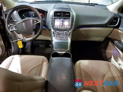 Zdjęcie 8 z 12 samochodu: 2019 LINCOLN NAUTILUS SELECT VIN:2LMPJ8K96KBL65631 - miniatura