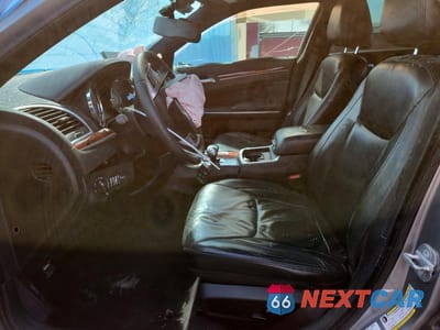 Zdjęcie 7 z 13 samochodu: 2014 CHRYSLER 300 VIN:2C3CCAAG8EH157174 - miniatura