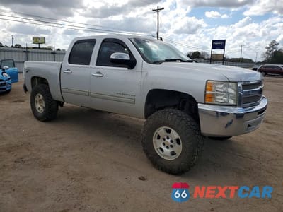 Czwarte zdjęcie samochodu z boku: 2013 CHEV SILVERADO K1500 LT VIN:3GCPKSE72DG175684 - miniatura