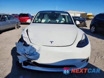 Piąte zdjęcie samochodu w środku: 2022 TESLA MODEL Y VIN:7SAYGAEE2NF521886 - miniatura