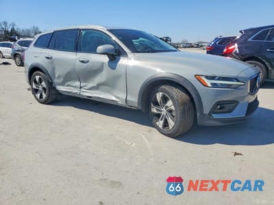 Czwarte zdjęcie samochodu z boku: 2025 VOLVO V60 VIN:YV4L12WK6S2146616 - miniatura