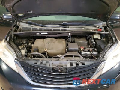 Zdjęcie 12 z 13 samochodu: 2017 TOYOTA SIENNA LE 8-PASSENGER VIN:5TDKZ3DC4HS807568 - miniatura