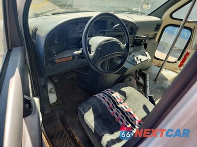 Zdjęcie 8 z 12 samochodu: 1996 FORD E-350 SHUTTLE BUS VIN:1FDKE30F3THA50442 - miniatura