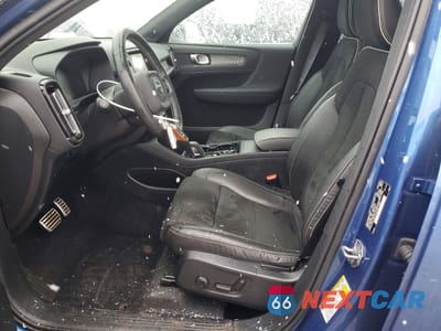 Zdjęcie 7 z 15 samochodu: 2021 VOLVO XC40 T5 R-DESIGN VIN:YV4162UMXM2434851 - miniatura