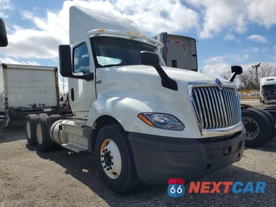 2019 INTERNATIONAL LT625 3HSDZTZRXKN717078 - główne zdjęcie licytacji z USA - miniatura