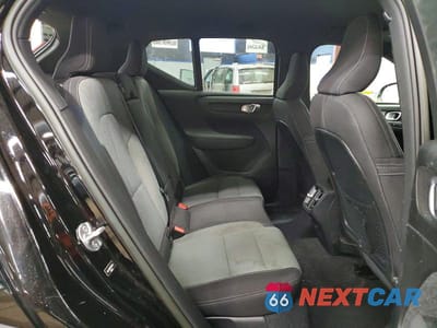 Zdjęcie 11 z 12 samochodu: 2023 VOLVO XC40 CORE VIN:YV4L12UK8P2966304 - miniatura