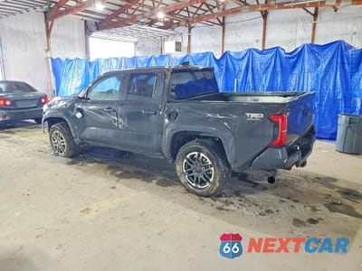 Drugie zdjęcie samochodu z przodu: 2025 TOYOTA TACOMA TRD SPORT VIN:3TMLB5JN5SM121153 - miniatura