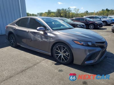 Czwarte zdjęcie samochodu z boku: 2024 TOYOTA CAMRY SE VIN:4T1G11AK2RU867029 - miniatura