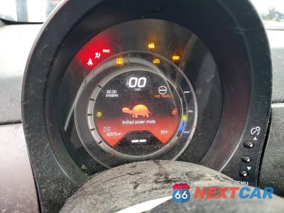 Zdjęcie 9 z 12 samochodu: 2016 FIAT 500 ELECTRIC VIN:3C3CFFGE9GT144602 - miniatura