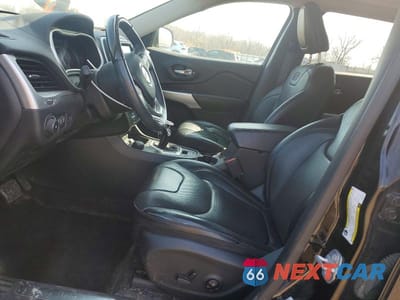 Zdjęcie 7 z 13 samochodu: 2017 JEEP CHEROKEE OVERLAND VIN:1C4PJMJS0HW622612 - miniatura