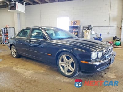 Czwarte zdjęcie samochodu z boku: 2005 JAGUAR XJ8 L VIN:SAJWA79CX5SG38057 - miniatura