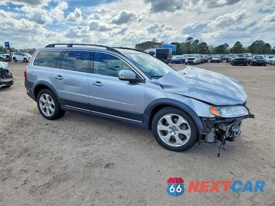 Czwarte zdjęcie samochodu z boku: 2011 VOLVO XC70 T6 VIN:YV4902BZ2B1105907 - miniatura