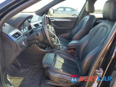 Zdjęcie 7 z 13 samochodu: 2016 BMW X1 XDRIVE28I VIN:WBXHT3C34GP886992 - miniatura