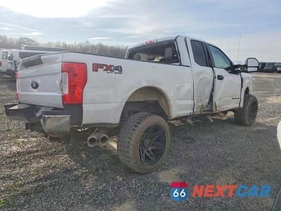 Trzecie zdjęcie samochodu z tyłu: 2019 FORD F350 SRW SUPER DUTY VIN:1FT8X3BT3KEG35906 - miniatura