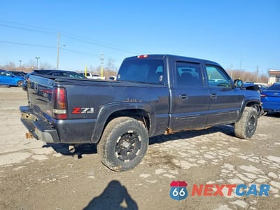 Trzecie zdjęcie samochodu z tyłu: 2005 GMC NEW SIERRA K1500 VIN:2GTEK13T751180651 - miniatura