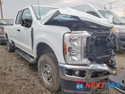 Czwarte zdjęcie samochodu z boku: 2024 FORD F250 SUPER DUTY VIN:1FT7X2BA7REC59726 - miniatura