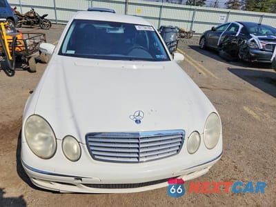 Piąte zdjęcie samochodu w środku: 2004 MERCEDES-BENZ E 500 VIN:WDBUF70J14A437747 - miniatura