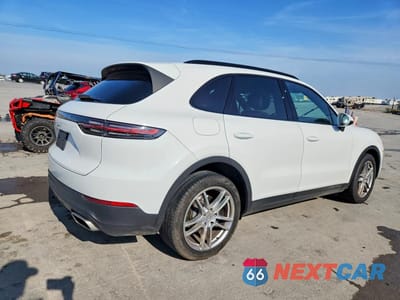 Trzecie zdjęcie samochodu z tyłu: 2021 PORSCHE CAYENNE VIN:WP1AA2AYXMDA09464 - miniatura