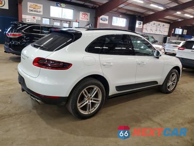 Trzecie zdjęcie samochodu z tyłu: 2017 PORSCHE MACAN S VIN:WP1AB2A5XHLB14407 - miniatura