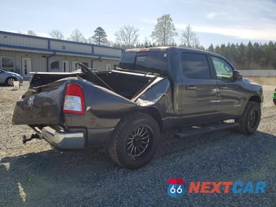 Trzecie zdjęcie samochodu z tyłu: 2020 RAM 1500 BIG HORN VIN:1C6RREFT9LN360121 - miniatura