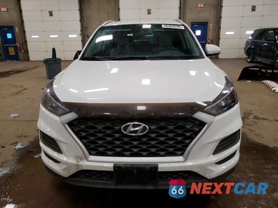 Piąte zdjęcie samochodu w środku: 2021 HYUNDAI TUCSON VALUE VIN:KM8J3CA48MU375093 - miniatura