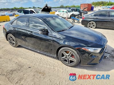 Czwarte zdjęcie samochodu z boku: 2019 MERCEDES-BENZ A 220 4MATIC VIN:WDD3G4FB2KW024704 - miniatura