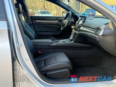 Piąte zdjęcie samochodu w środku: 2022 HONDA ACCORD HYBRID SPORT VIN:1HGCV3F24NA041730 - miniatura