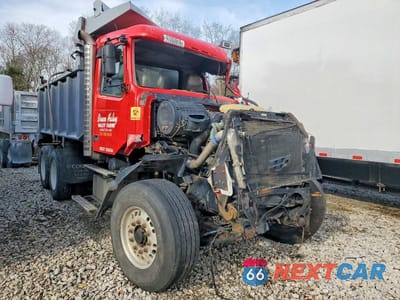 2004 VOLVO VHD DUMP TRUCK 4V5KC9GG84N350525 - główne zdjęcie licytacji z USA - miniatura