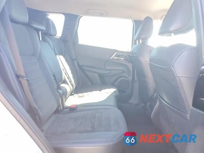 Zdjęcie 11 z 13 samochodu: 2023 MITSUBISHI OUTLANDER SE VIN:JA4J3UA80PZ017484 - miniatura