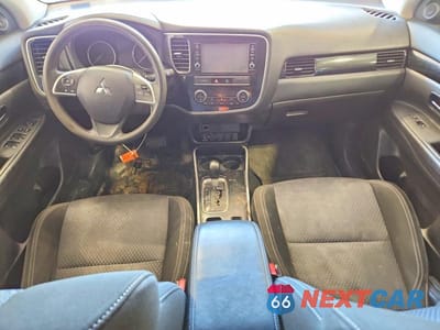 Zdjęcie 8 z 12 samochodu: 2019 MITSUBISHI OUTLANDER ES VIN:JA4AD2A34KZ053323 - miniatura