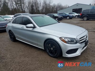 Czwarte zdjęcie samochodu z boku: 2016 MERCEDES-BENZ C 300 4MATIC VIN:55SWF4KB6GU140062 - miniatura