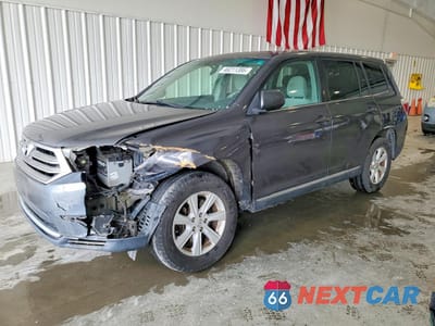 2013 TOYOTA HIGHLANDER BASE 5TDBK3EH1DS246013 - główne zdjęcie licytacji z USA - miniatura