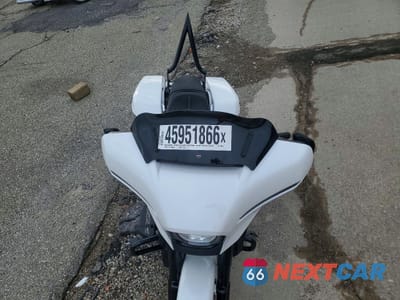 Piąte zdjęcie samochodu w środku: 2024 HARLEY-DAVIDSON FLHX VIN:1HD1KB711RB650805 - miniatura