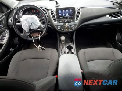 Zdjęcie 8 z 12 samochodu: 2021 CHEVROLET MALIBU RS VIN:1G1ZG5ST7MF052387 - miniatura