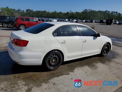 Trzecie zdjęcie samochodu z tyłu: 2013 VOLKSWAGEN JETTA SE VIN:3VWDP7AJ9DM207337 - miniatura