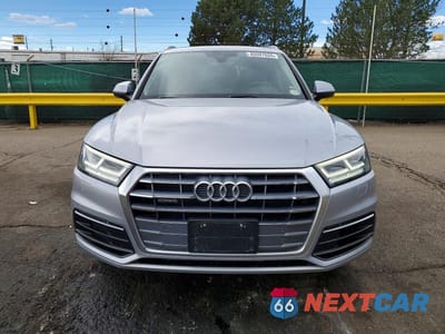 Piąte zdjęcie samochodu w środku: 2019 AUDI Q5 PREMIUM PLUS VIN:WA1BNAFY6K2079740 - miniatura