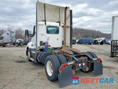 Trzecie zdjęcie samochodu z tyłu: 2016 KENWORTH CONSTRUCTION T680 VIN:1XKYA48XXGJ496409 - miniatura