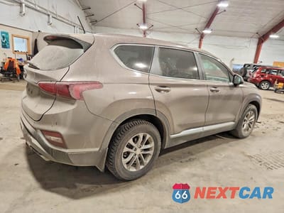 Trzecie zdjęcie samochodu z tyłu: 2019 HYUNDAI SANTA FE SE 2.4L VIN:5NMS23ADXKH108702 - miniatura