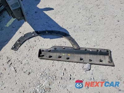 Zdjęcie 12 z 13 samochodu: 2010 MINI COOPER CLUBMAN VIN:WMWML3C54ATX39371 - miniatura