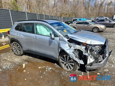 Czwarte zdjęcie samochodu z boku: 2023 TOYOTA COROLLA CROSS XLE VIN:7MUEAABG0PV066631 - miniatura