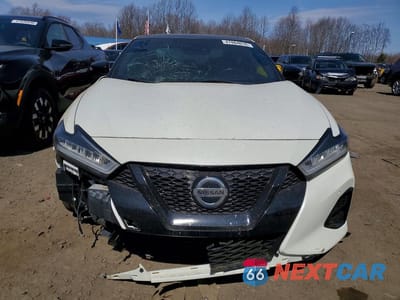 Piąte zdjęcie samochodu w środku: 2019 NISSAN MAXIMA PLATINUM VIN:1N4AA6AV3KC378982 - miniatura