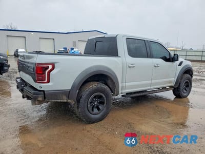 Trzecie zdjęcie samochodu z tyłu: 2017 FORD F150 RAPTOR VIN:1FTFW1RG4HFA83875 - miniatura