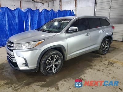 2017 TOYOTA HIGHLANDER LE 5TDZARFH5HS024812 - główne zdjęcie licytacji z USA - miniatura