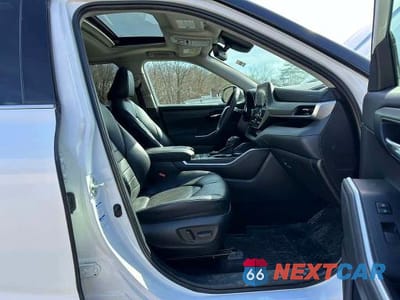 Zdjęcie 8 z 10 samochodu: 2022 TOYOTA HIGHLANDER XLE VIN:5TDGZRBH8NS583210 - miniatura