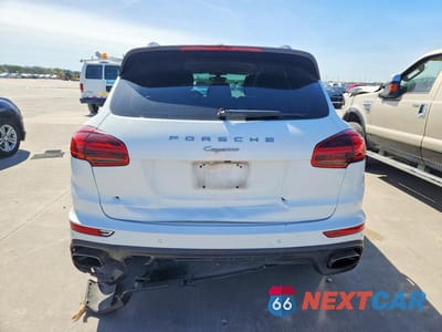 Zdjęcie 6 z 13 samochodu: 2017 PORSCHE CAYENNE VIN:WP1AA2A27HKA87827 - miniatura