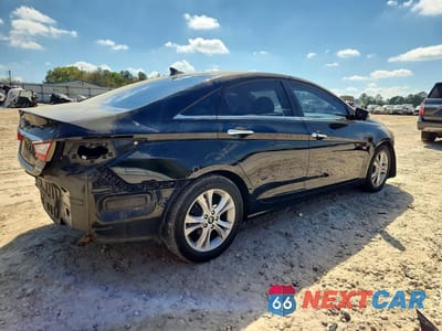 Trzecie zdjęcie samochodu z tyłu: 2011 HYUNDAI SONATA LIMITED VIN:5NPEC4AC1BH090116 - miniatura