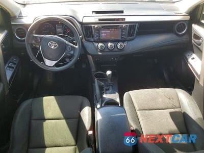 Zdjęcie 8 z 12 samochodu: 2018 TOYOTA RAV4 LE VIN:JTMZFREV3JJ212241 - miniatura